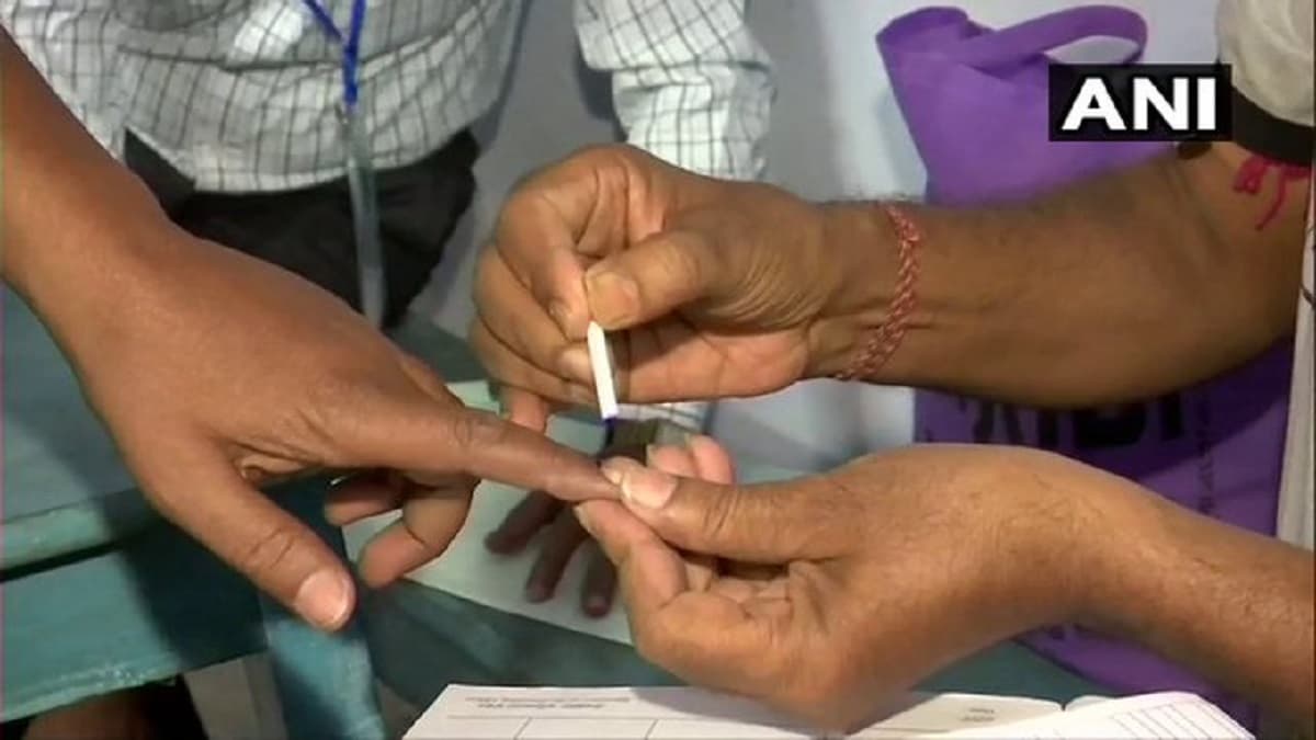 Today Voting Day: पोलिंग बूथ तक कैसे पहुंचें, मतदान के लिए क्या ID जरूरी, लिस्ट में नाम कैसे चेक करें?