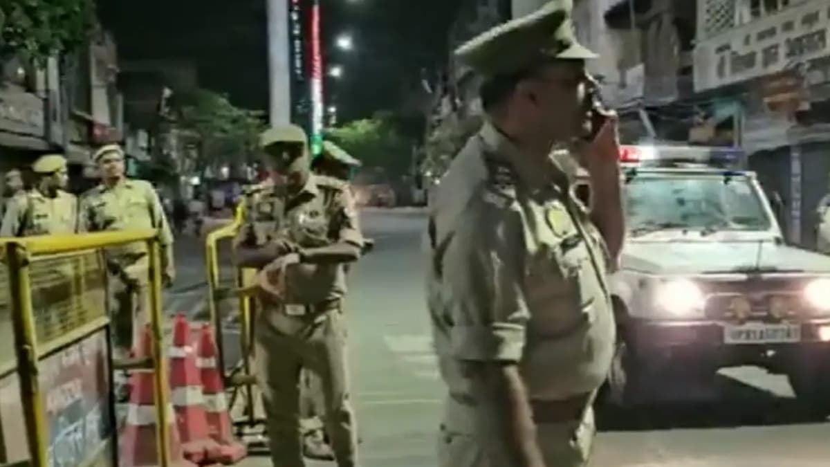 मामूली सी बात को लेकर महिला को लाठी-डंडों से किया पड़ोसियों ने घायल, प्राइवेट पार्ट पर आई चोट