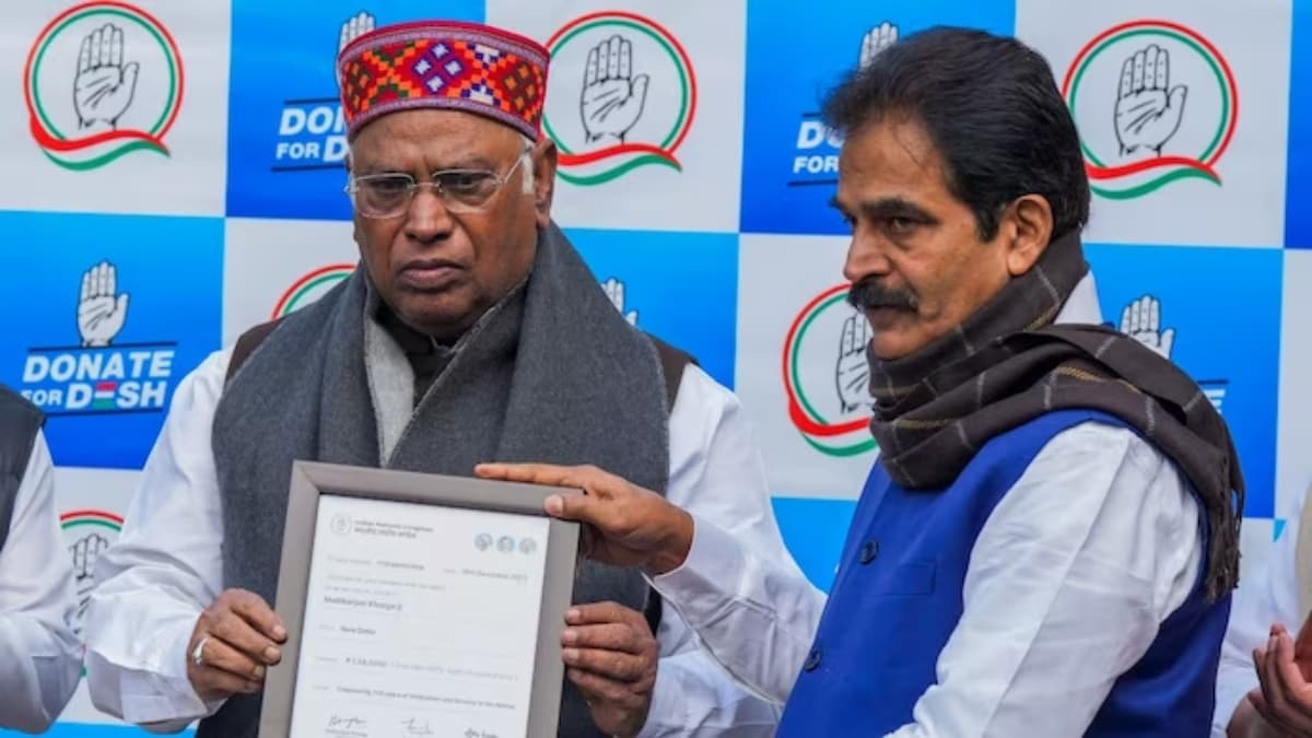 कांग्रेस के प्रचार में डोनेशन के बाद पार्टी अध्यक्ष खड़गे बोले, 'एक महीने की तनख्वाह गई'; BJP ने कहा-Moye Moye