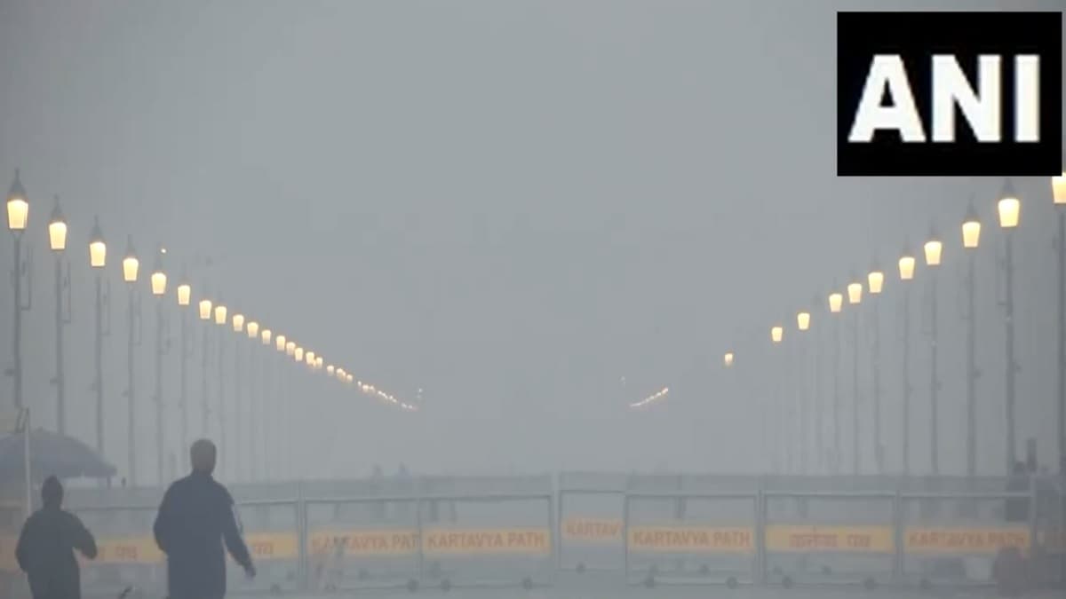 Air Pollution : धुंध की मोटी परत से ढकी दिल्ली, 'खराब' श्रेणी में आबोहवा, देखें Video