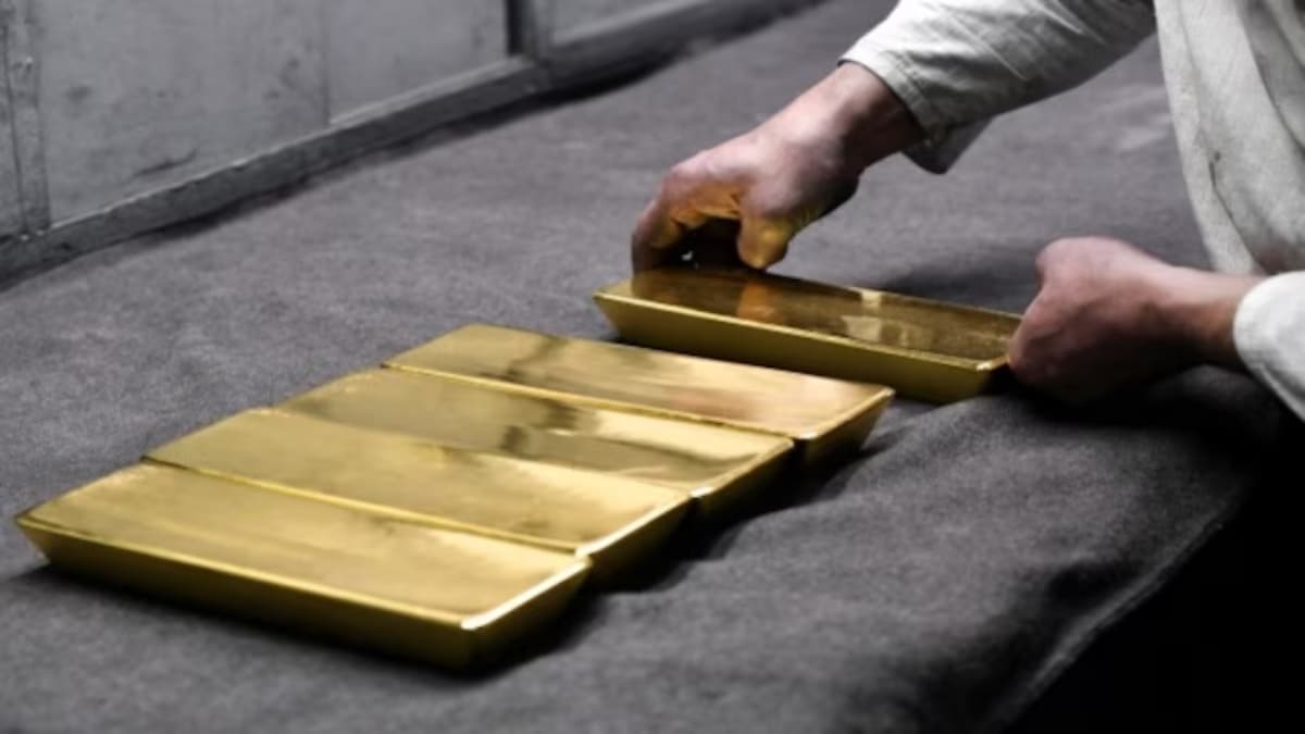 Explainer: अब तक की सबसे ऊंची रही Gold Price; क्या आपको खरीदना चाहिए?
