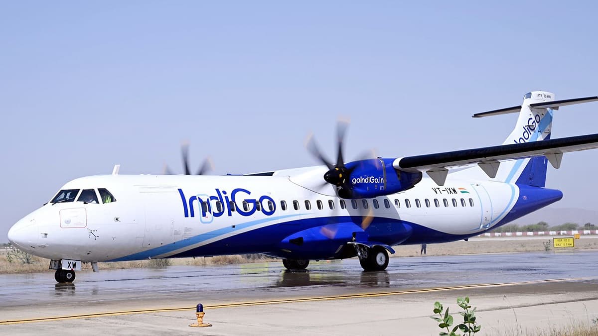 IndiGo के प्लेन में सीट से कुशन फिर गायब, यात्री ने ज्यादा पैसे देकर बुक कराई थी 'प्रीमियर' सीट