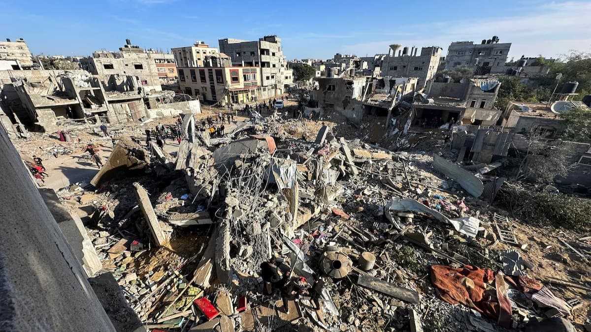 Israel-Hamas War : उत्तरी गाजा में दो स्कूलों पर इजराइली हवाई हमले में 50 की मौत, विस्थापितों को दी थी शरण