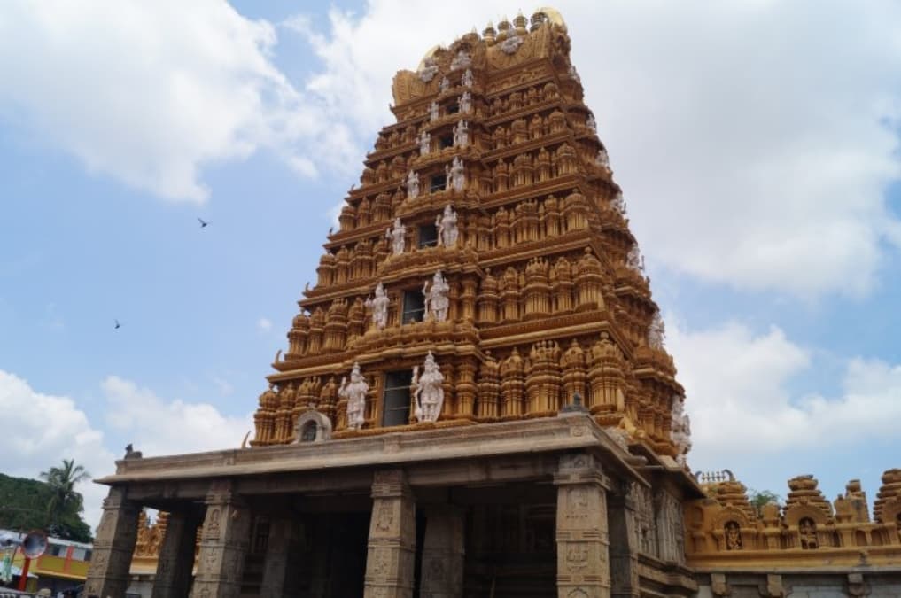 कर्नाटक में मंगलूरु सिटी के मंदिर ने षष्ठी महोत्सव के दौरान मुस्लिम कारोबारियों पर लगाया प्रतिबंध