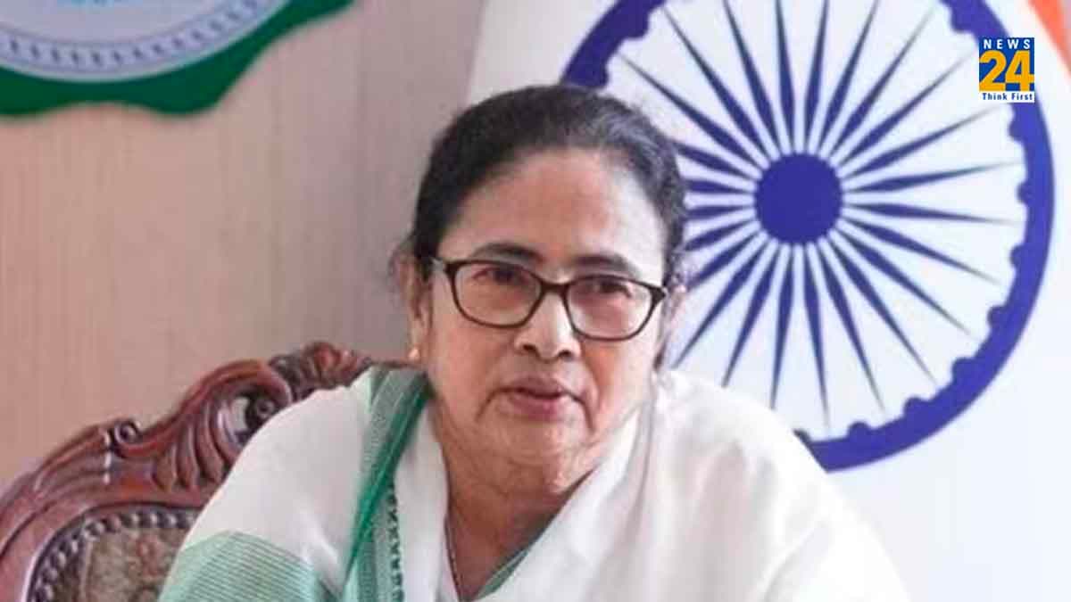 NITI Aayog की बैठक से नाराज होकर निकलीं ममता बनर्जी, बोलीं- मेरा माइक बंद कर दिया