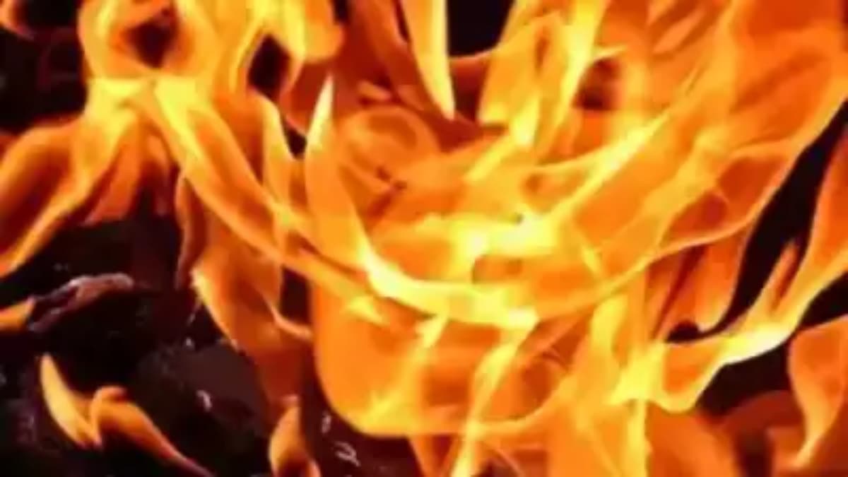Mumbai News: मालिक ने धमकाया फिर नौकरी से निकाला, इतना गुस्साया कर्मचारी, रेस्टोरेंट फूंक डाला
