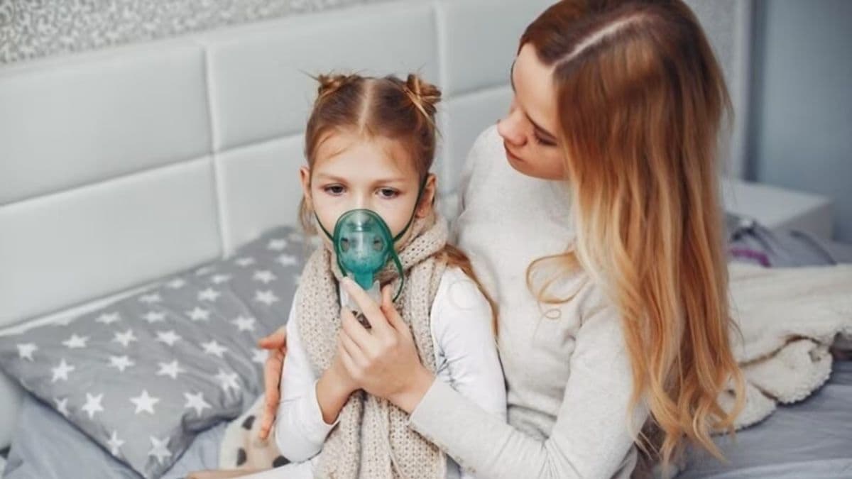 Mystery Pneumonia: चीन में फैल रही बीमारी कितनी घातक, जानें कैसे दिखते हैं लक्षण और 5 संकेत