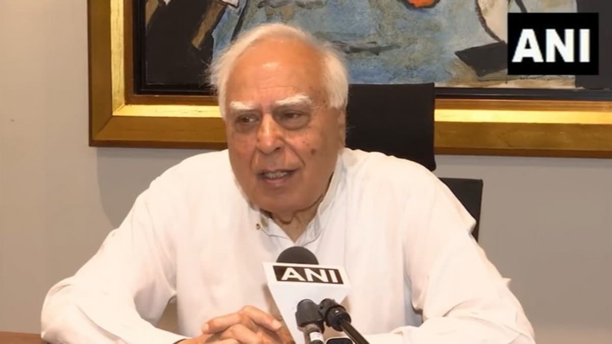 धारा 370 पर फैसला दिल तोड़ने वाला... सुप्रीम कोर्ट के ऐतिहासिक फैसले के बाद कपिल सिब्बल ने ऐसा क्यों कहा?