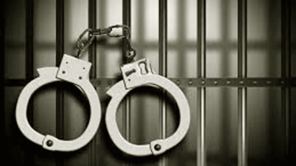 फोन पर प्रेमी से बात करती थी महिला, पति ने रोका तो बदला लेने के लिए उठाया ऐसा कदम, पुलिस भी चकराई