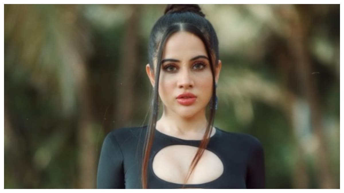 बदन पर ये क्या लपेट आईं Urfi Javed? यूजर्स बोले- कुछ भी नहीं है आगे तुम्हारे