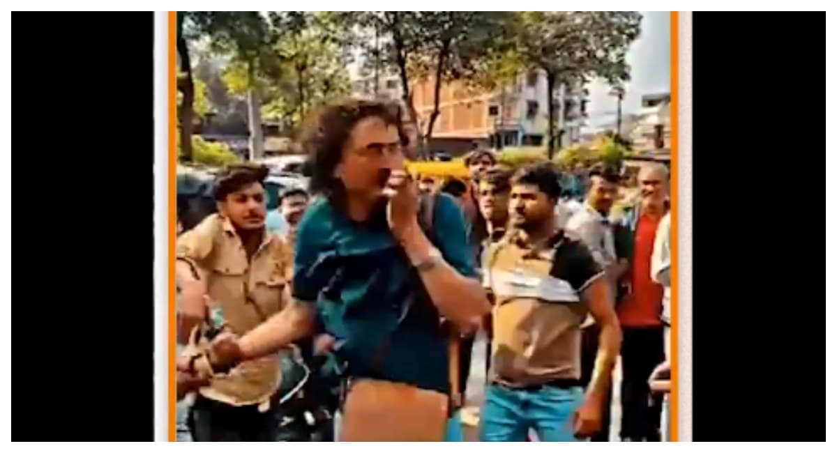Viral Video: सूरत में मनचलों की गुंडागर्दी, गलत साइड में गाड़ी चलाने से रोका तो इंफ्लूएंसर को जमकर पीटा