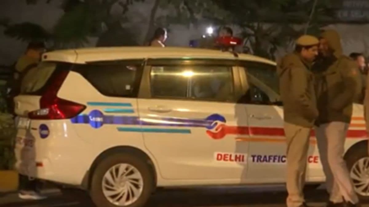 दिल्ली में इजरायली दूतावास के पास बम धमाका, जांच में जुटी पुलिस; किसने दिया घटना को अंजाम?