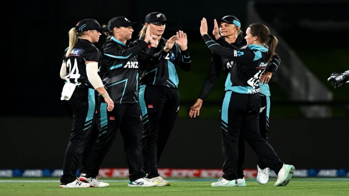 PAKW vs NZW: न्यूजीलैंड ने रचा इतिहास, पहले ही मैच में बना दिया NZ में वनडे क्रिकेट का दूसरा सर्वाधिक स्कोर