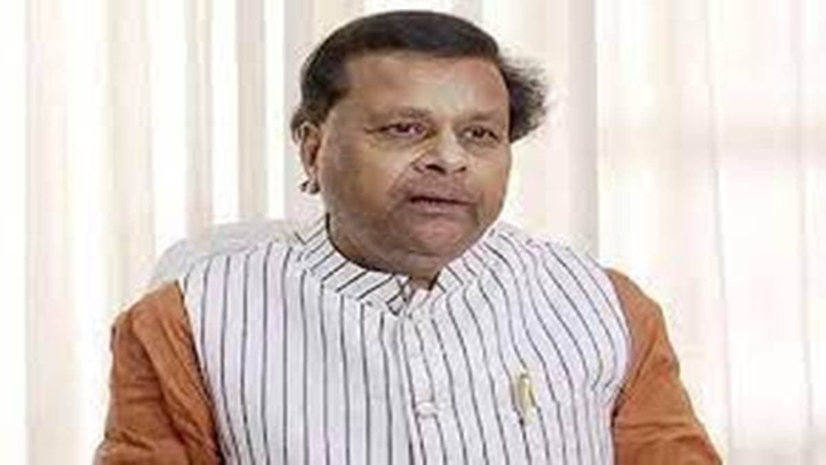 हिंदूवादी नेता जयभान सिंह पवैया ने कमलनाथ पर कसा तंज- कांग्रेस को बुद्धि क्यों नही आ रही