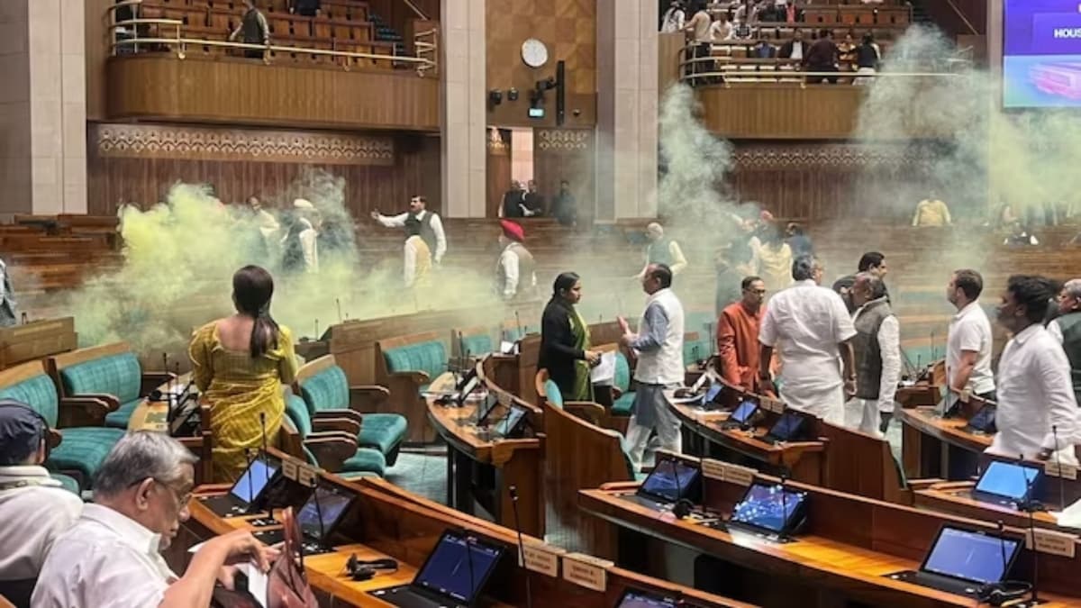 Parliament Security Breach: 4 आरोपी और 15 दिन के रिमांड पर भेजे गए, पूरी साजिश पता लगाने का आदेश