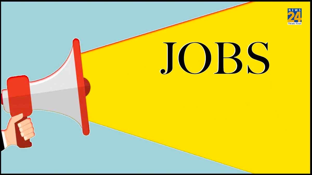 Job for 10th Pass: 10वीं पास के लिए नौकरी करने का सुनहरा मौका, इस बैंक ने निकाली बंपर भर्तियां; ऐसे करें आवेदन