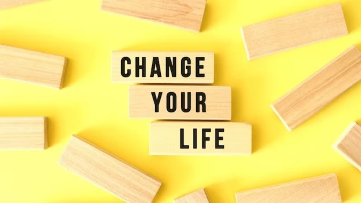 ये 8 आदतें बदलने से देखिए कैसे बदलती है आपकी लाइफ