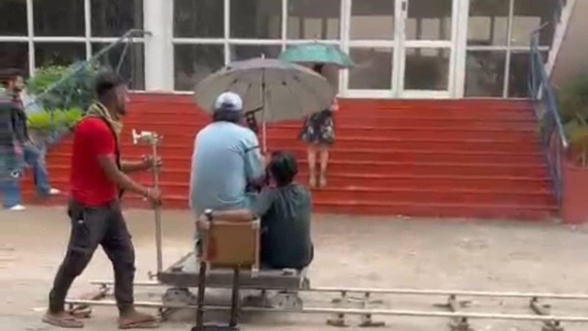 अभिनव पांच दोस्तों के साथ मचाने आ रहे ओटीटी पर धमाल