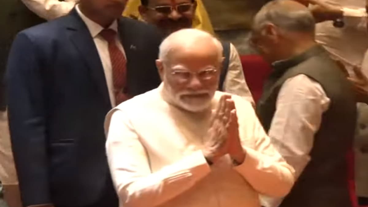 'मुझे Modi कहिये, Modi ji नहीं'  प्रधानमंत्री ने सांसदों से संसदीय दल की बैठक में कहा