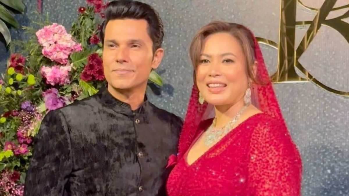 Randeep Hooda ने वाइफ Lin Laishram पर लुटाया प्यार, वेडिंग रिसेप्शन का वीडियो वायरल