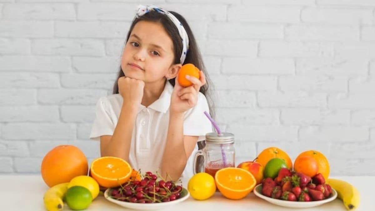 बढ़ते बच्चों के लिए जरूरी हैं 5 Vitamins, कमी होने पर दिखते हैं 4 संकेत