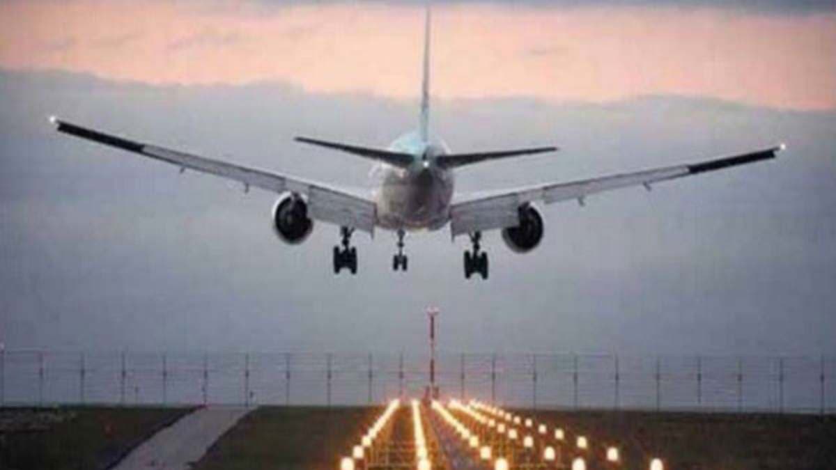 Flights Delayed: कोहरे के कहर से दो दिन में ही 330 फ्लाइट्स कैंसिल, 40 हजार यात्री हुए कम
