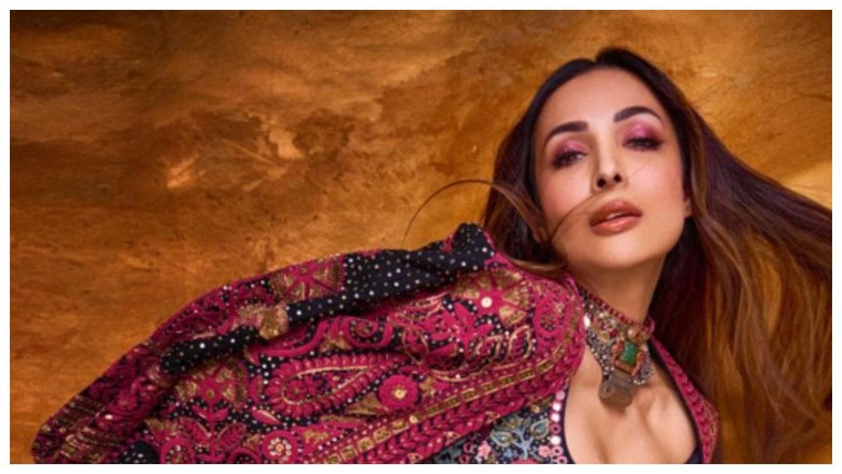 स्टाइलिश लुक में Malaika Arora ने बिखेरा हुस्न का जलवा, तो यूजर्स बोले- 'बुढ़ापे में जवानी...'