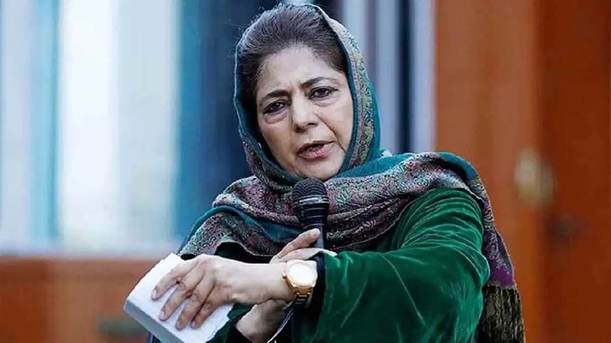 'हिंदू मारे जा रहे थे तब...' महबूबा ने हिजबुल्लाह के साथ जताई एकजुटता, BJP का पलटवार