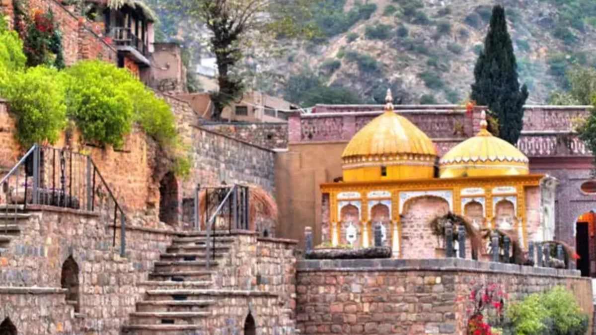 पाकिस्तान के इस Ram Mandir में हिन्दुओं के पूजा करने पर लगा प्रतिबंध, मूर्तियां तक हटाई गईं