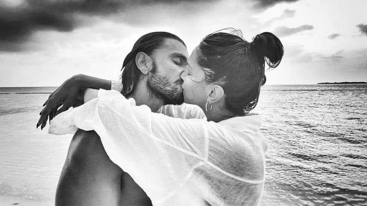 किसिंग सीन में पकड़ी गई Ranveer और Deepika की चोरी, बाहर आए कपल के सीक्रेट्स