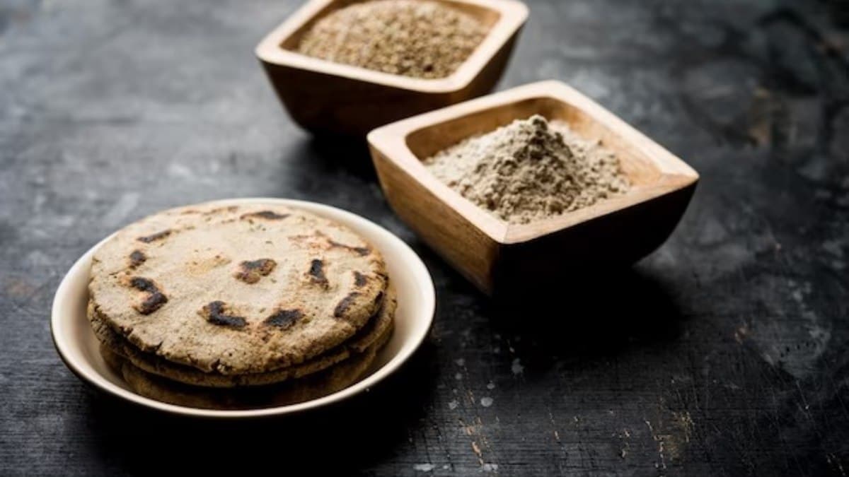Bajra Roti Benefits: सर्दियों में बाजरे की रोटी खाने के हैं 5 कमाल के फायदे, आप भी जानिए