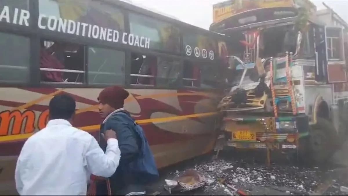 35 लोगों से भरी बस हादसे का शिकार, सामने आया 3 लोगों की मौत का सच, मृतकों के लिए मुआवजे का ऐलान
