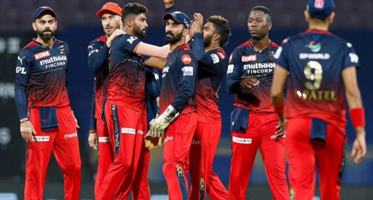 RCB के स्टार खिलाड़ी को लगा झटका, पहले हुआ Ban, अब पूरी लीग से हुआ बाहर