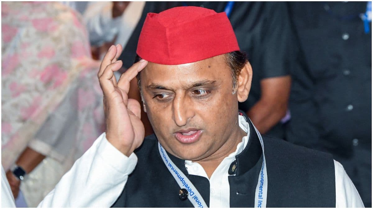 अखिलेश के रोड शो में शामिल 100 सपाइयों पर FIR दर्ज, मैनपुरी में बवाल केस में पुलिस की कार्रवाई
