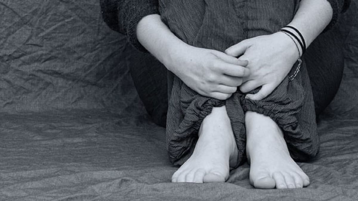 पास होना है तो 30 हजार दो या रिलेशन बनाओ, प्रोफेसर की अश्लील चैट दिखा छात्रा ने दर्ज करवाई FIR