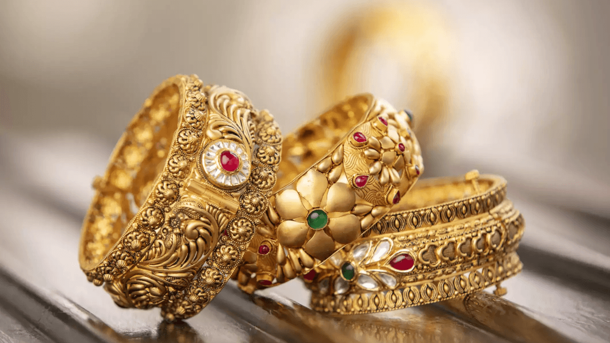 FD सही या Gold Purchase Scheme? किसमें इन्वेस्ट करने से है फायदा?