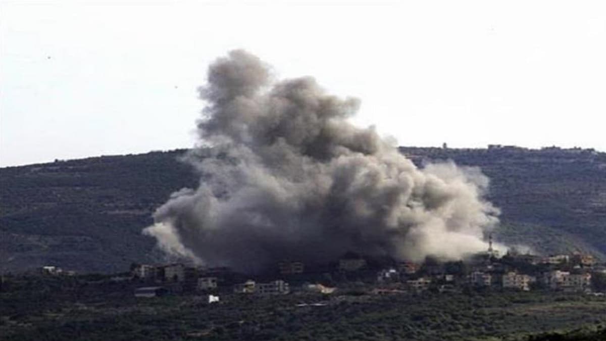 'दुश्मन अपनी हद में रहे, नहीं तो बर्बाद कर देंगे'; लेबनान में इजराइल की Air Strike, हिजबुल्लाह के ठिकाने ध्वस्त