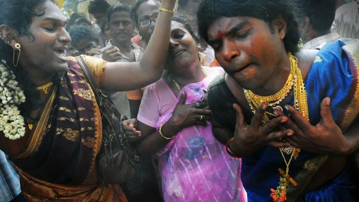 आधी रात को क्यों होता है किन्नरों का अंतिम संस्कार? ये है वजह