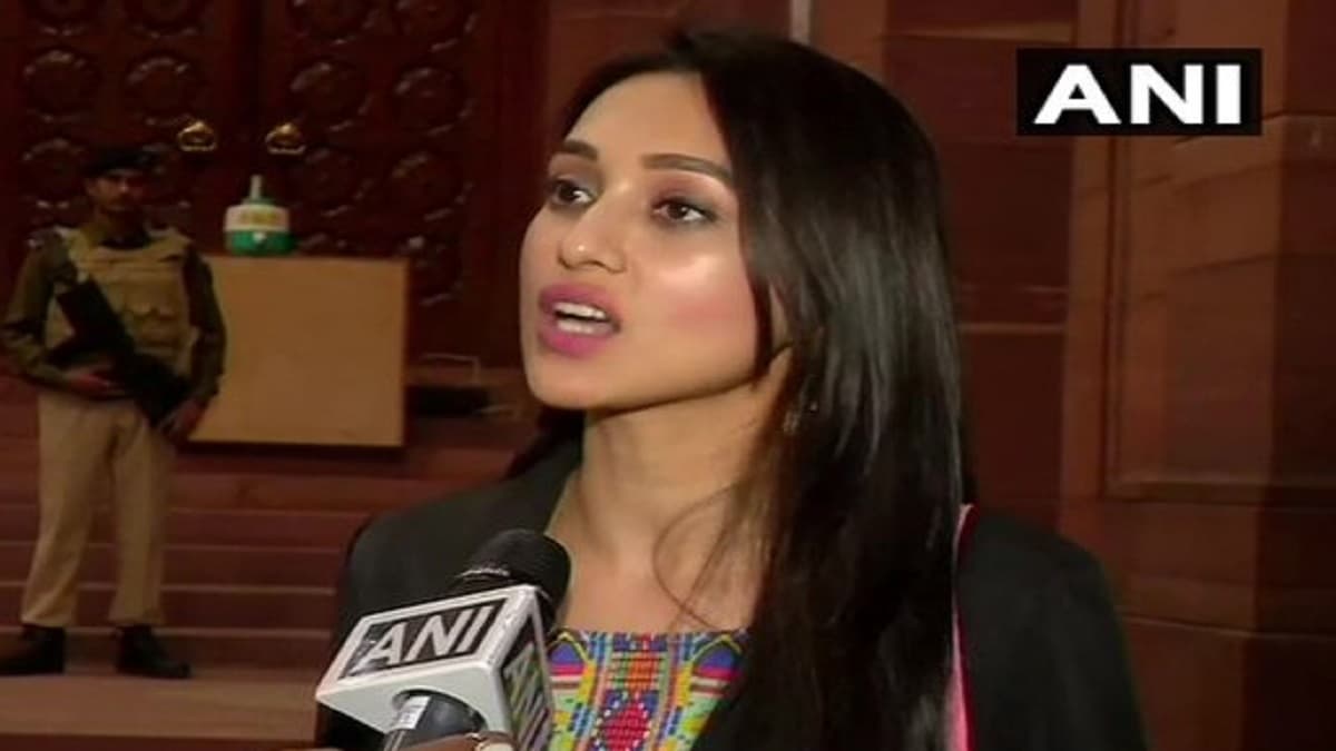 'मेरे लिए राजनीति नहीं है', मिमी चक्रवर्ती ने सांसद पद से इस्तीफा देने की बताई वजह