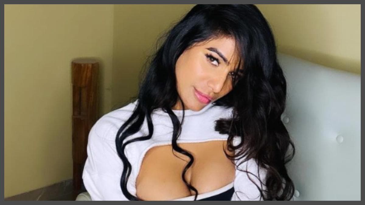 क्या Poonam Pandey का इंस्टाग्राम हुआ हैक? सोशल मीडिया पर यूजर्स कर रहे सवाल