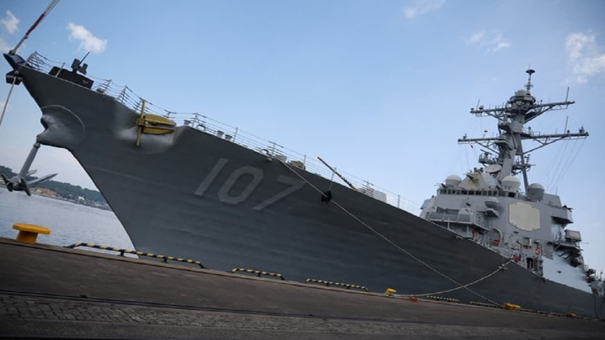 Red Sea War : समुद्र में जंग! हूतियों ने दागी एंटी शिप बैलिस्टिक मिसाइल, US ने ऐसे मार गिराया