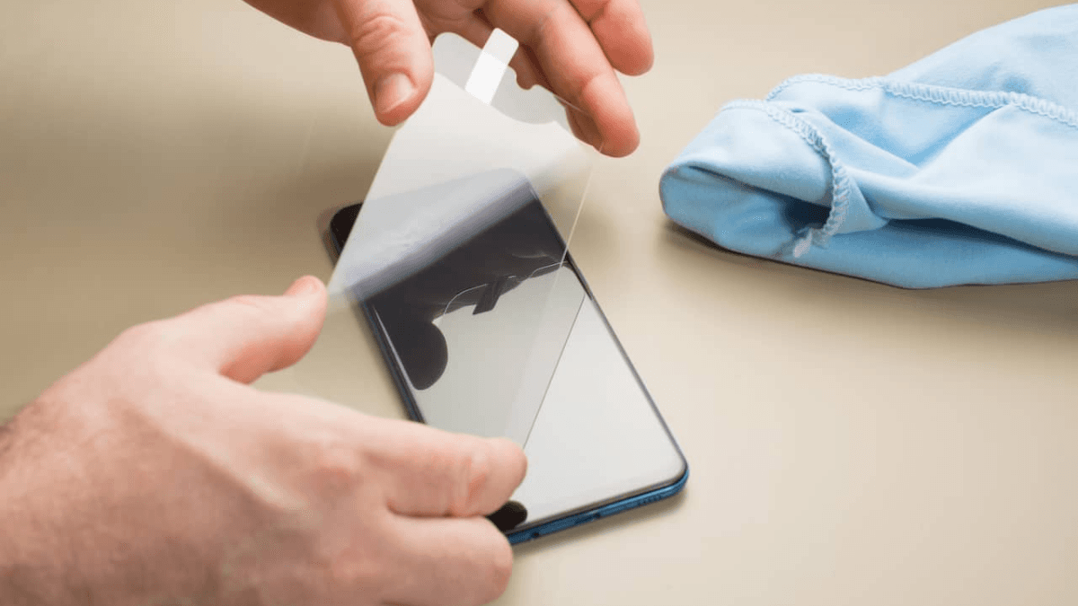 अगर Phone के लिए यूज करते हैं Screen Protector तो हो जाएं सावधान