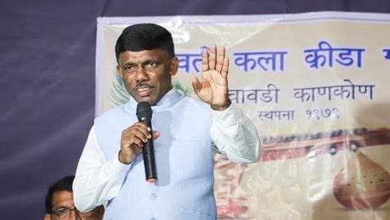गोवा में सियासी हड़कंप, विधानसभा स्पीकर ने मंत्री पर लगाए भ्रष्टाचार के आरोप, विपक्ष ने मांगा इस्तीफा!