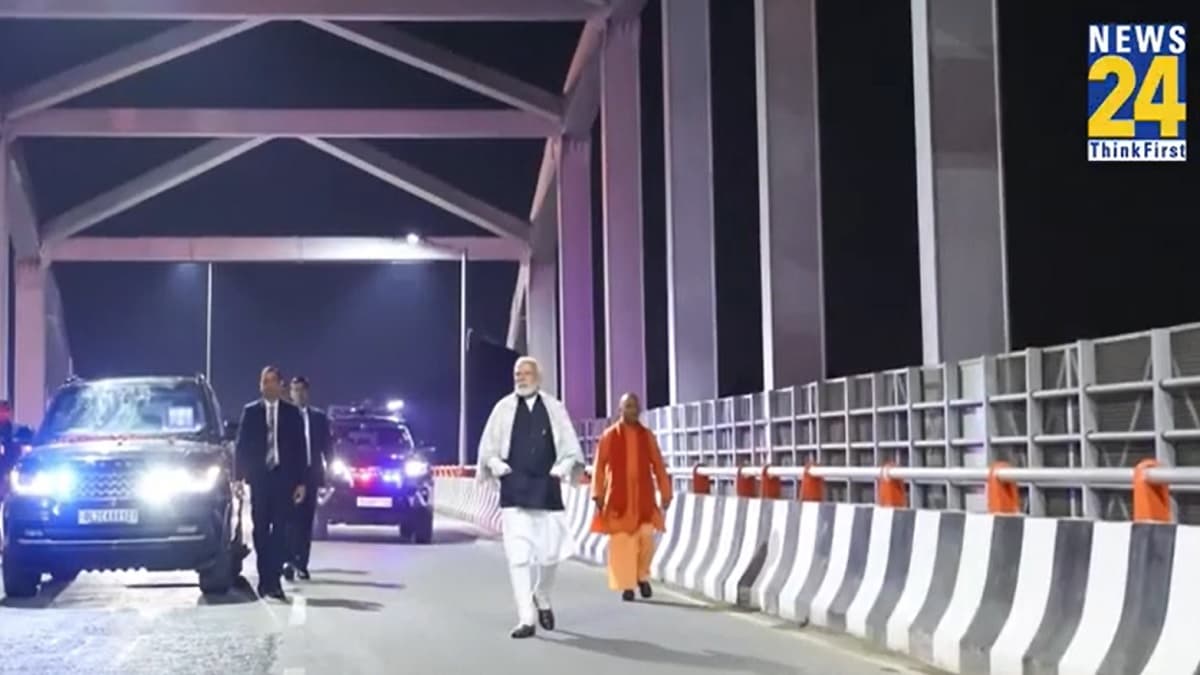 Akhilesh Yadav Statement PM Modi