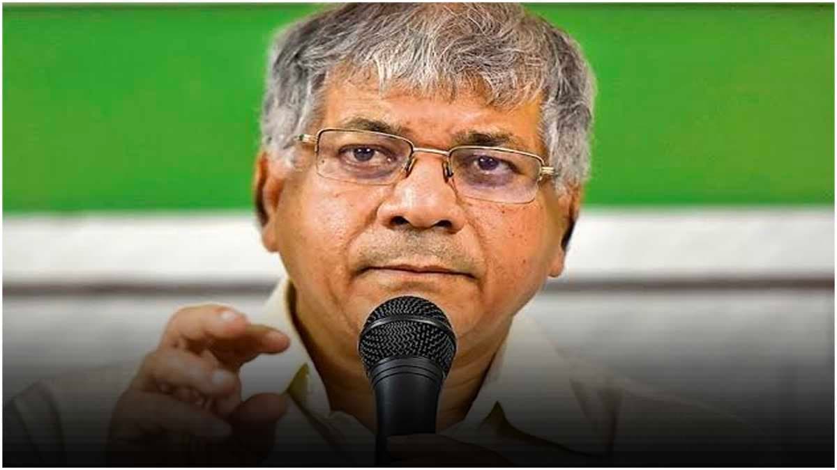 प्रकाश आंबेडकर ने MVA से तोड़ा नाता, अकोला से लड़ेंगे चुनाव; VBA ने 9 सीटों पर उतारे उम्मीदवार