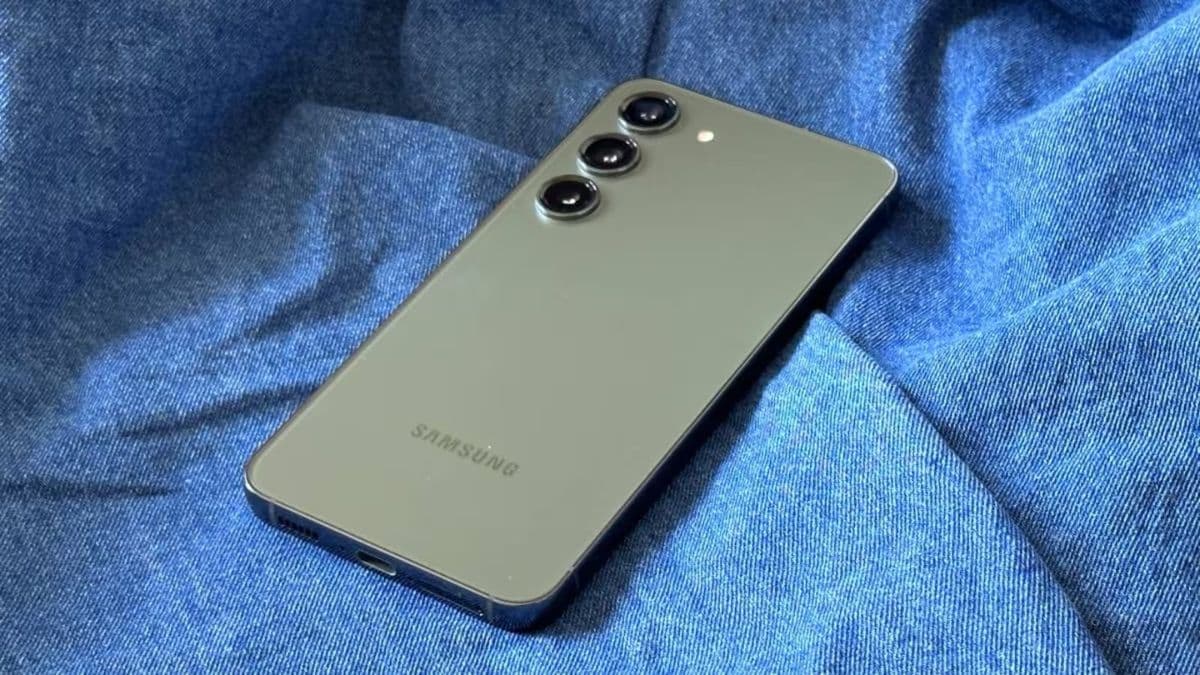 iPhone छोड़िए! सैमसंग के इस Flagship Phone पर मिल रहा 25 हजार रुपये तक का Discount  