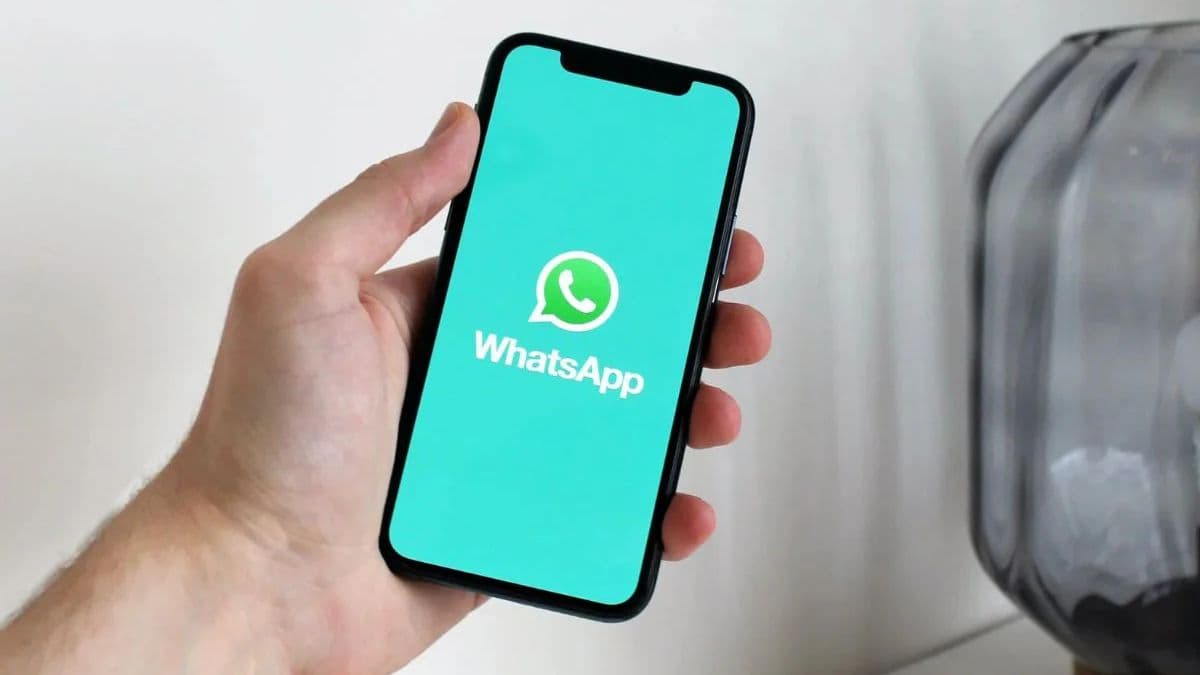 कहीं कोई और तो नहीं यूज कर रहा आपका WhatsApp? ऐसे करें चेक
