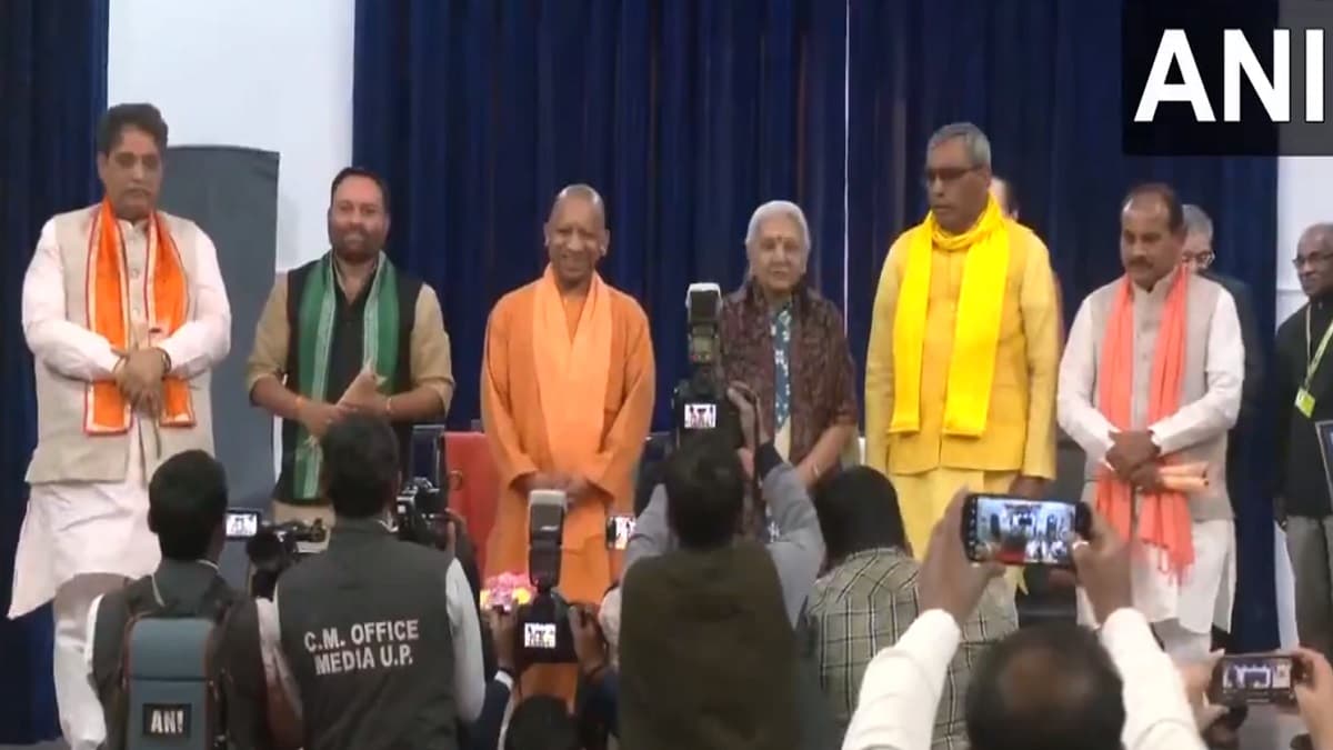 लोकसभा चुनाव से पहले योगी कैबिनेट का विस्तार, राजभर समेत इन नेताओं ने ली मंत्री पद की शपथ