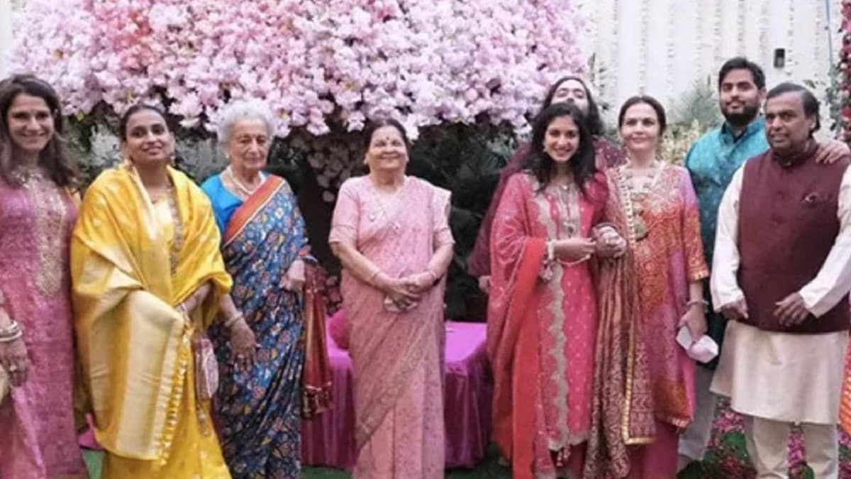 रिलायंस इंडस्ट्रीज में सबसे ज्यादा हिस्सेदारी किसकी, न मुकेश-नीता अंबानी, न ही बच्चे तो कौन हैं वो