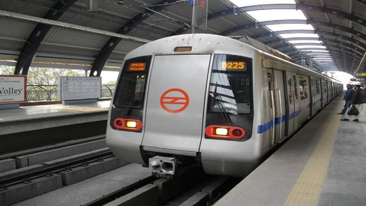 Delhi Metro Holi Timings: होली पर कितने बजे से दौड़ेगी मेट्रो, सामने आया शेड्यूल